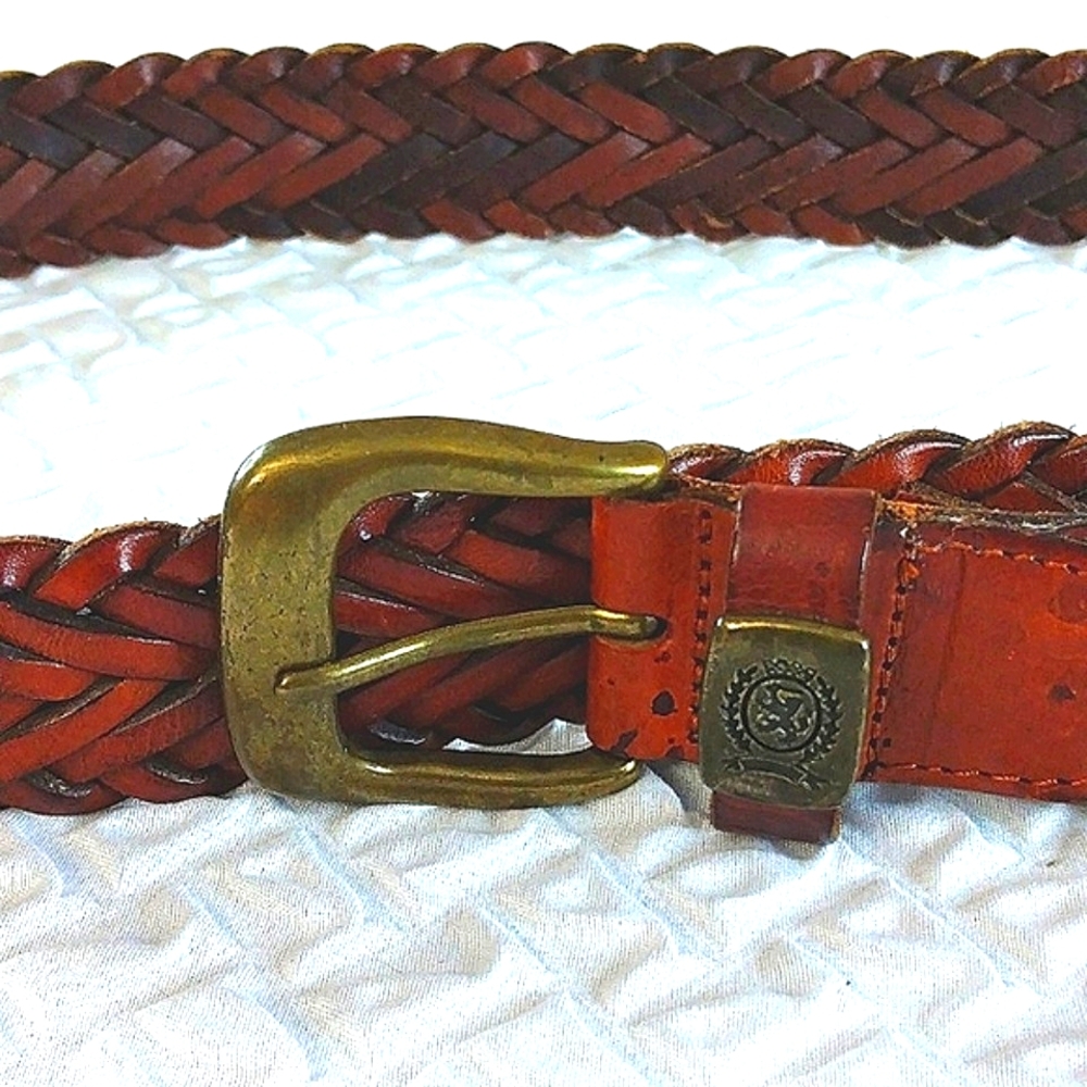 Vintage brown woven leather belt. Unisex size  32 length 39 Brass hardware good